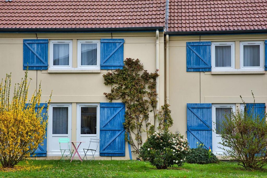 Sure Hotel By Best Western Plaisir Exteriör bild