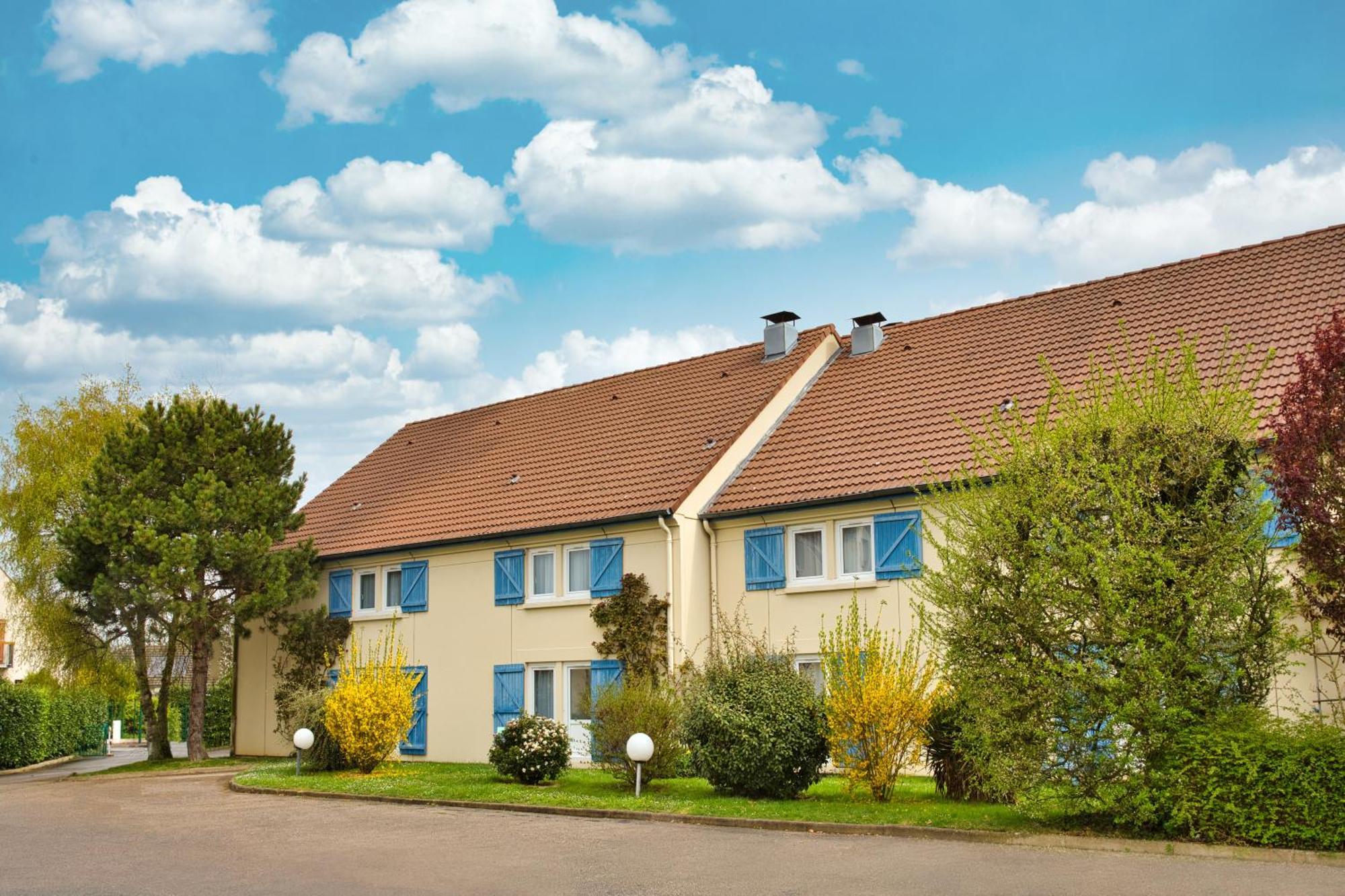 Sure Hotel By Best Western Plaisir Exteriör bild